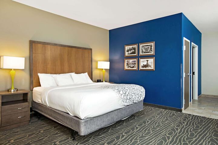 Room 48 of 61