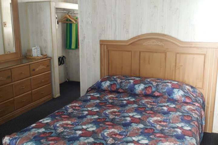 Room 28 of 44
