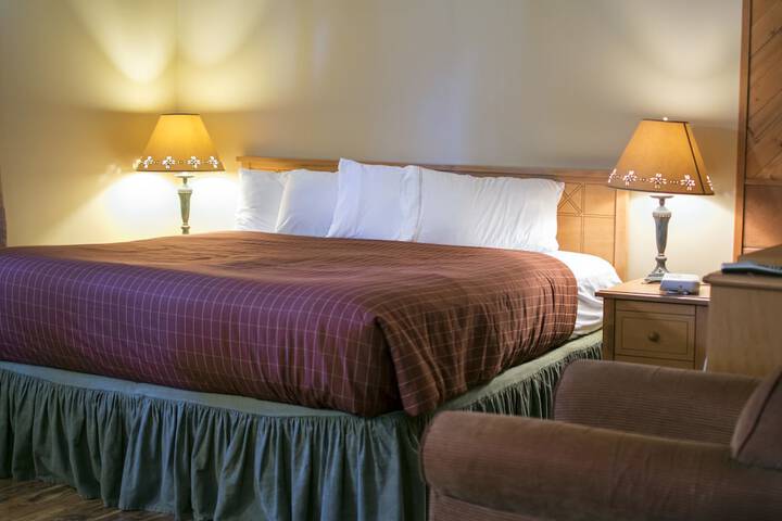 Aspen Village Inn