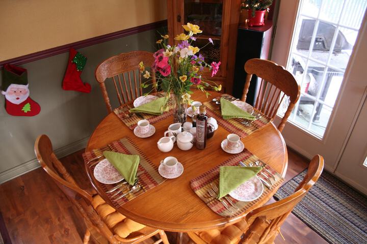 Dining 52 of 73