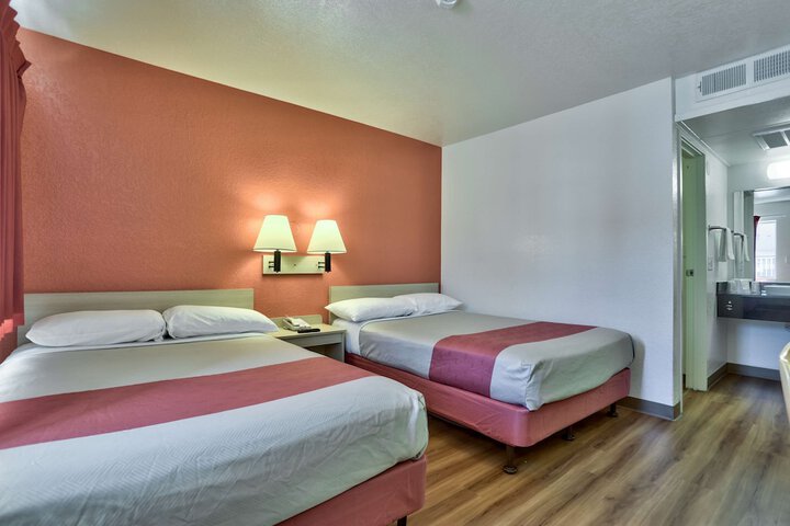 Room 28 of 37
