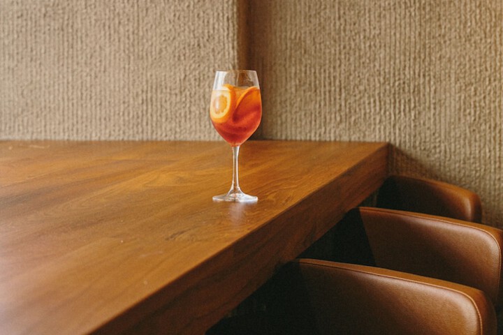 Lounge 115 of 127