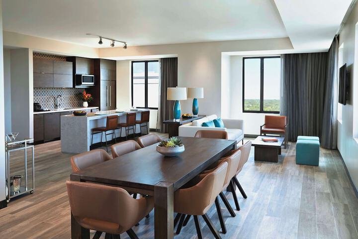 THesis Hotel Miami Coral Gables Curio Collection by Hilton