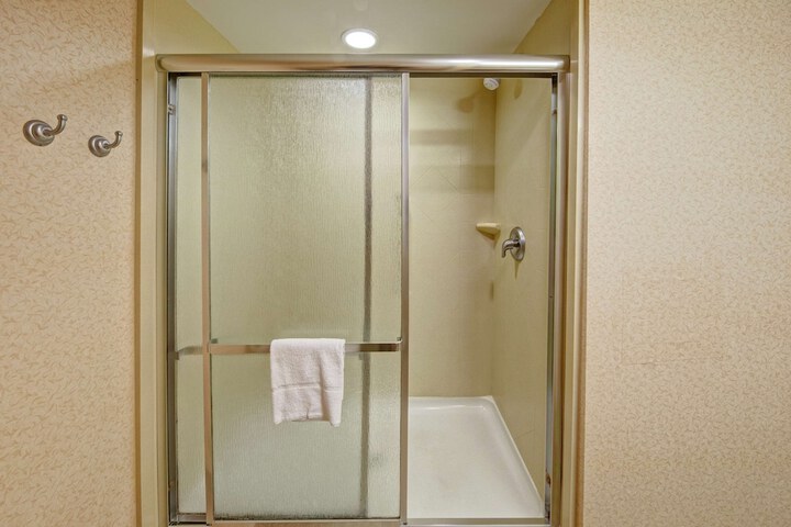 Room 26 of 39