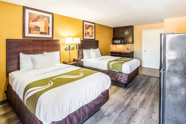 Room 21 of 32
