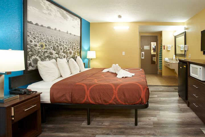 Room 56 of 94