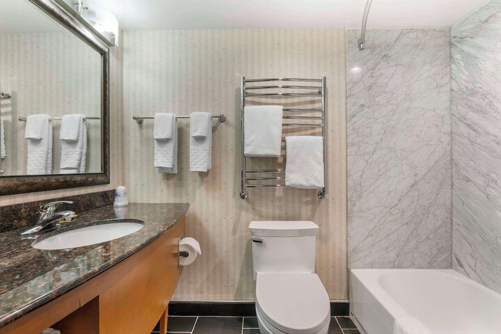 Best Western Plus Kelowna Hotel & Suites