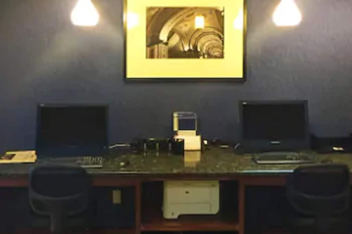 Business Center 45 of 45