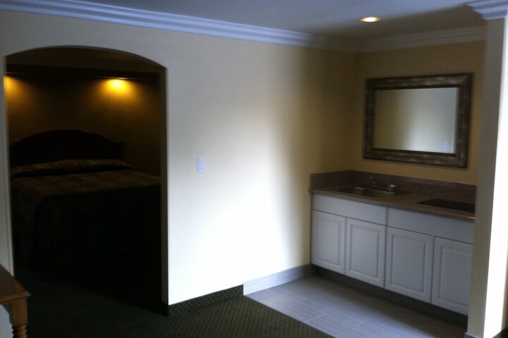 Room 40 of 66