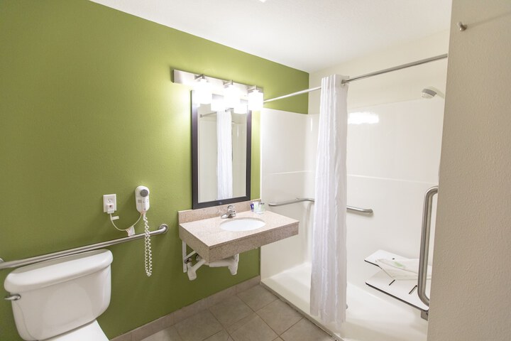 Sleep Inn & Suites Pleasant Hill - Des Moines