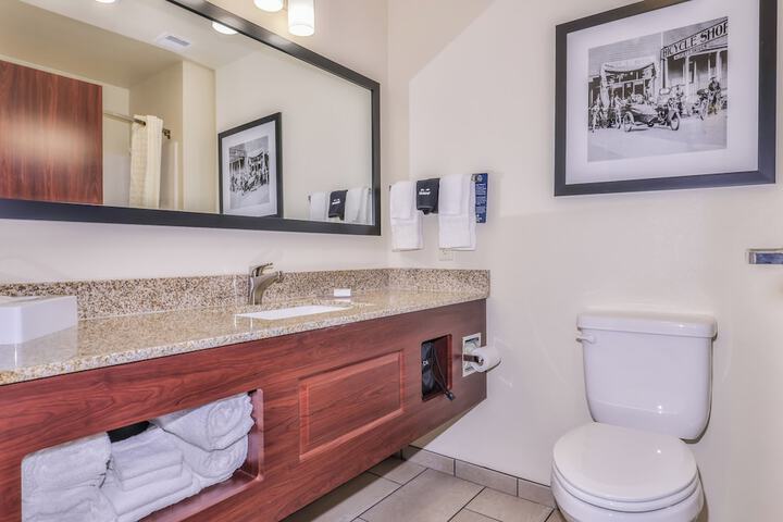 Cobblestone Hotel & Suites - Monte Vista