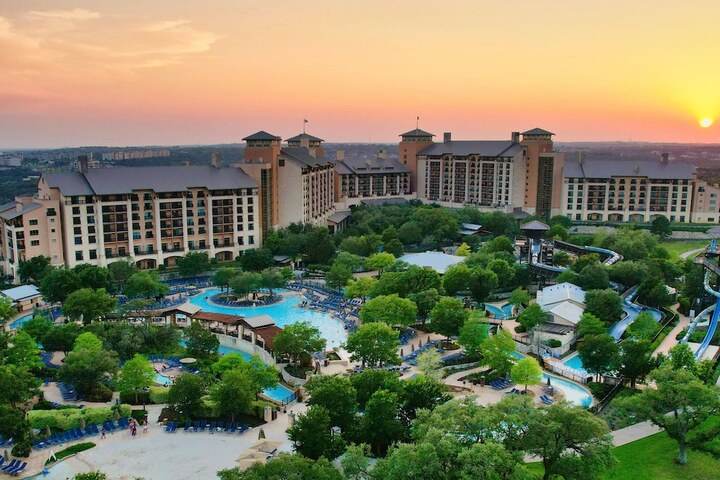 Hotel View 252 of 275