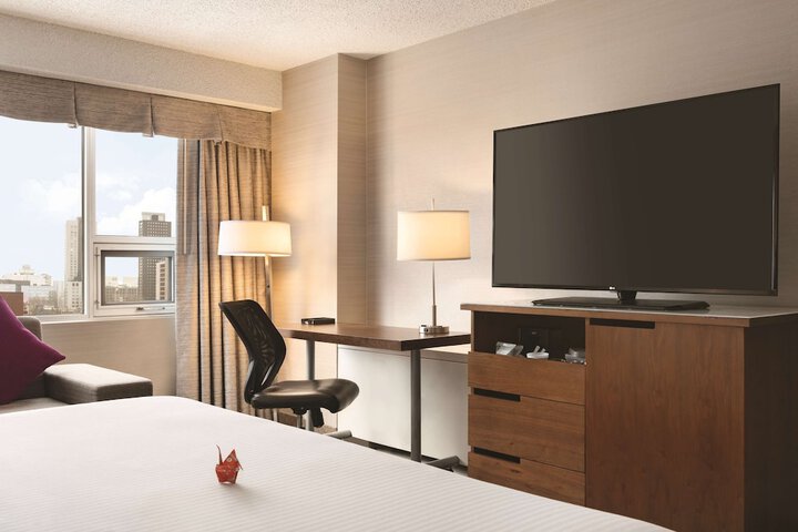 Room 33 of 50