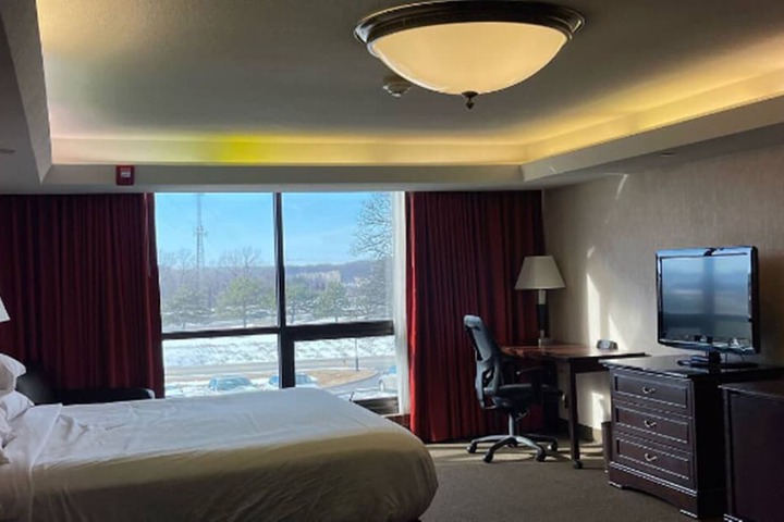 Room 15 of 28