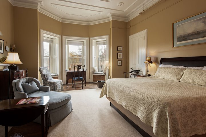 Room 4 of 23
