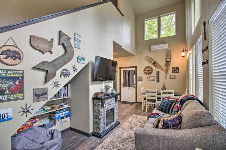 Cozy Cabin - 5 Miles to Mt. Rainier National Park!