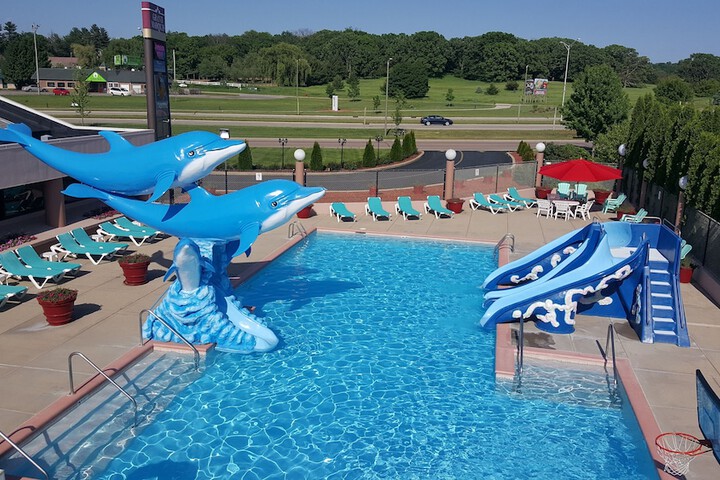 Grand Marquis Waterpark Hotel & Suites