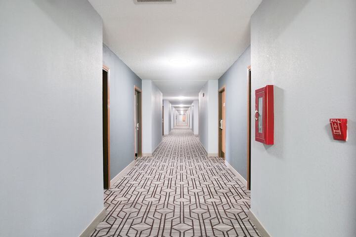Ballroom/Hall 51 of 55