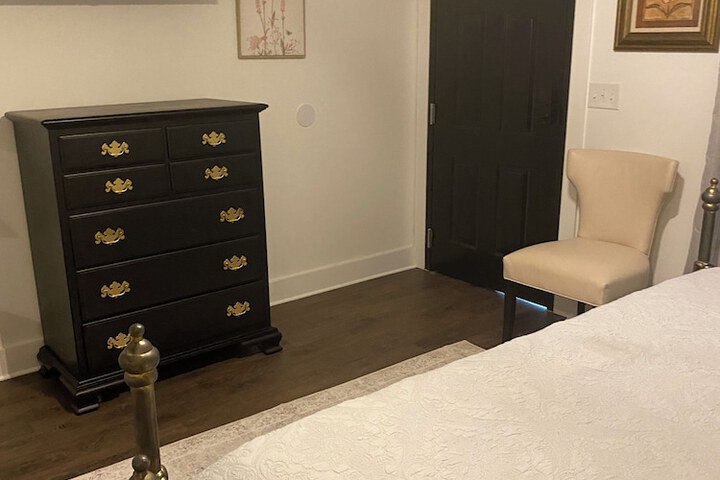 Room 71 of 98