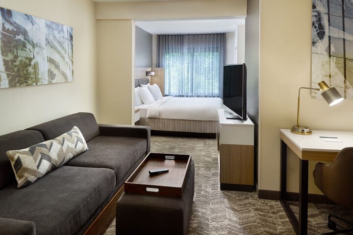 Room 10 of 24