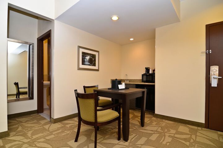 Room 13 of 35