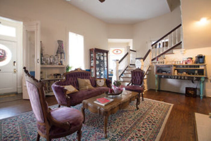 Munzesheimer Manor Bed & Breakfast