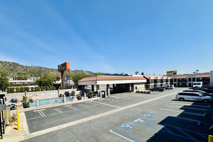 The Hills Inn Eagle Rock - Near Old Town Pasadena