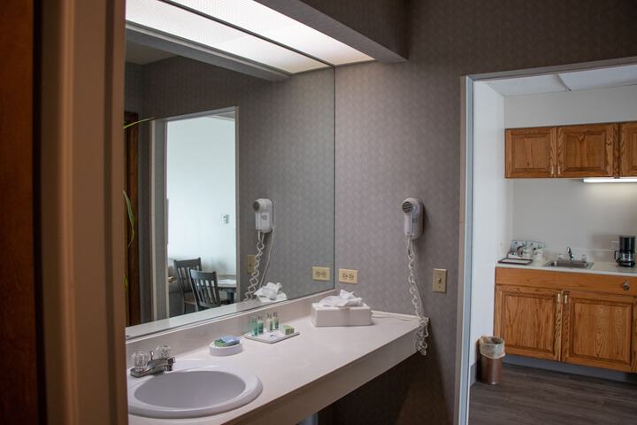 Room 7 of 28