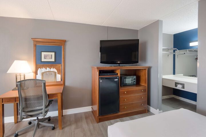 Room 15 of 43