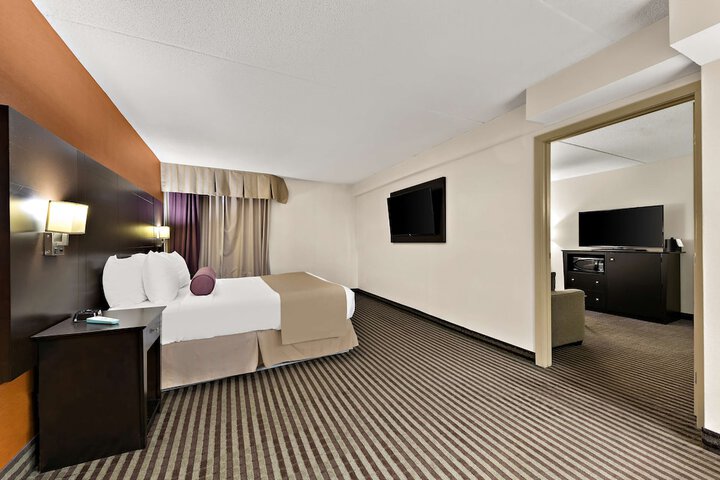 Room 16 of 38