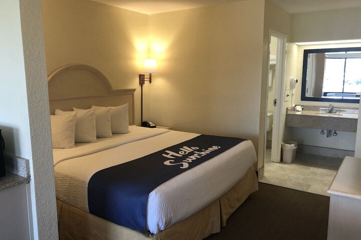 Room 40 of 40