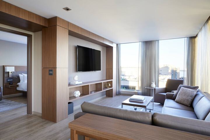 Room 27 of 54