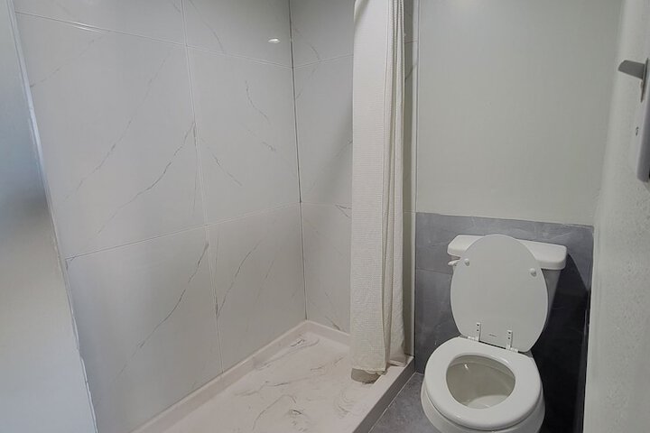 Room 12 of 16