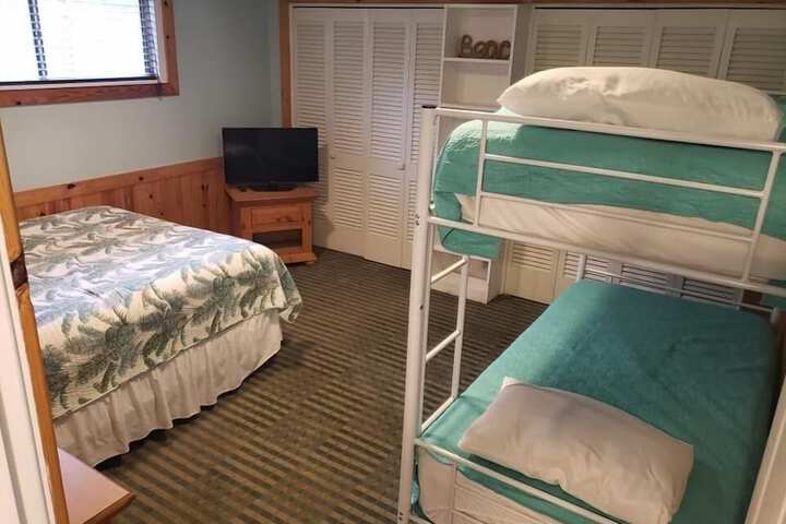 Room 27 of 83