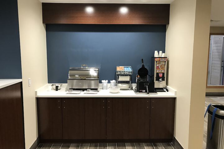 Breakfast/Coffee Service 38 of 43
