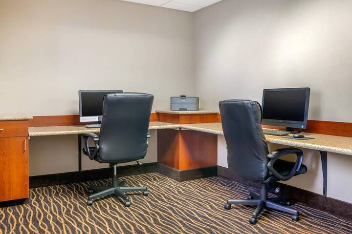 Sleep Inn & Suites Milwaukee Airport