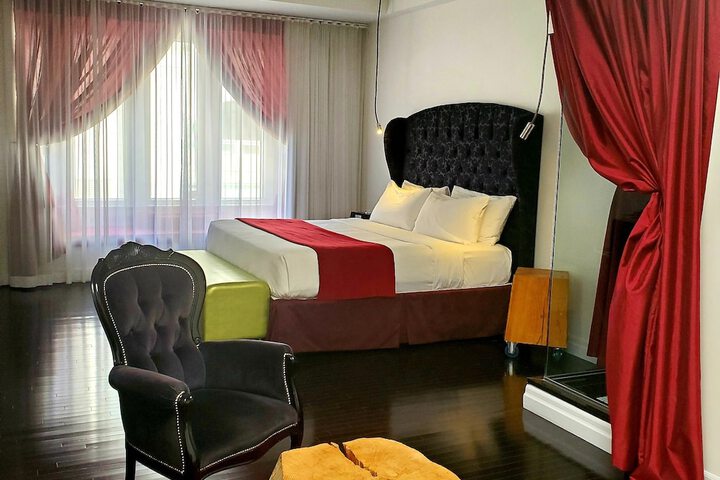 Room 64 of 78