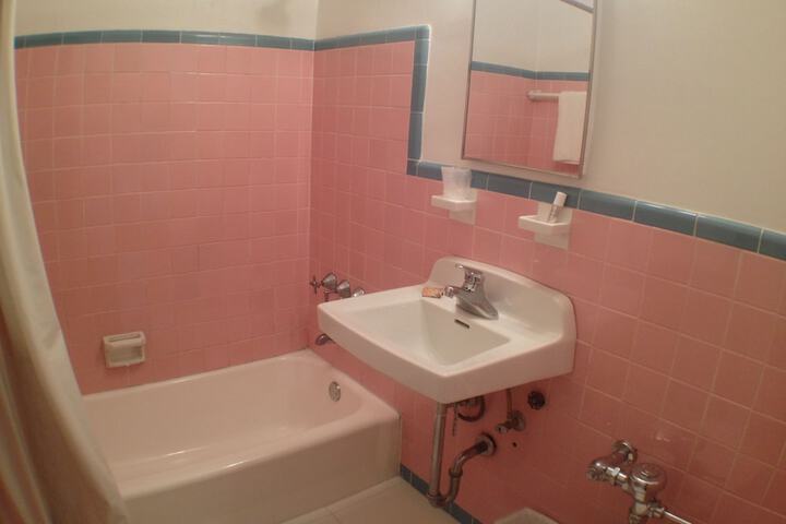 Room 14 of 39