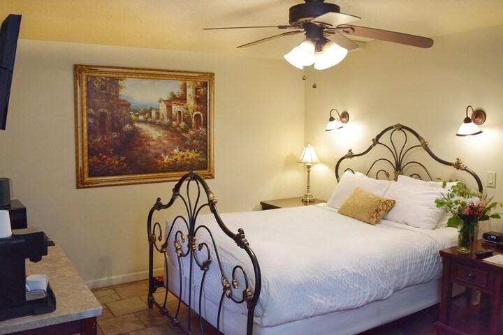 Room 28 of 40