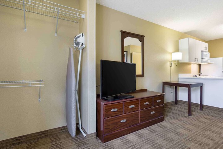 Room 31 of 34