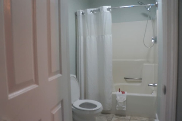Room 16 of 71