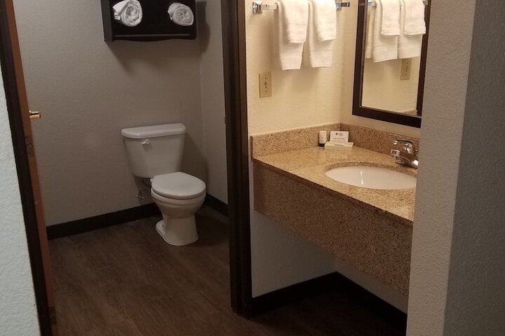 Room 18 of 28
