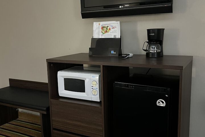 Room 14 of 15