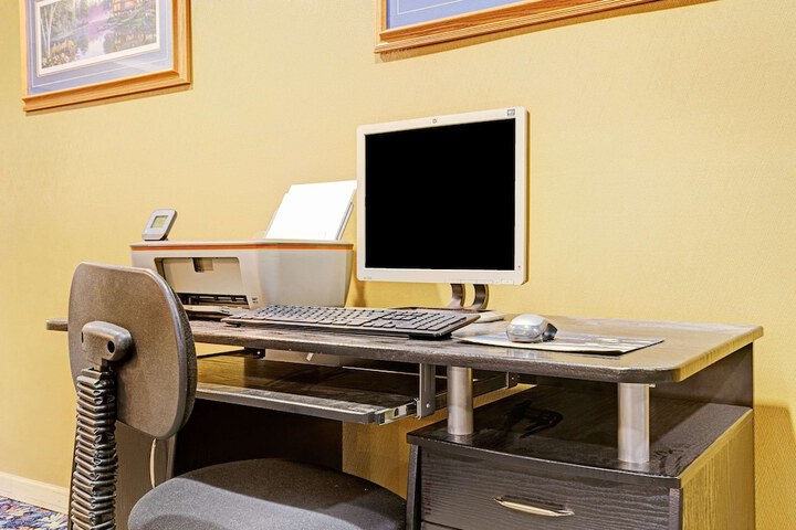 Business Center 16 of 16