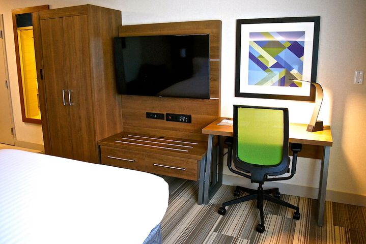 Room 13 of 40