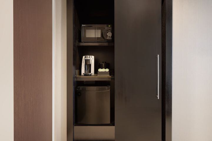 Room 27 of 41