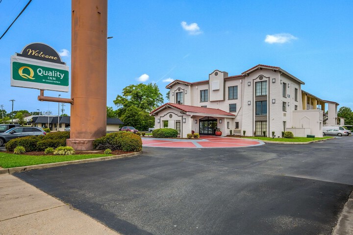 Hotel 7 of 41