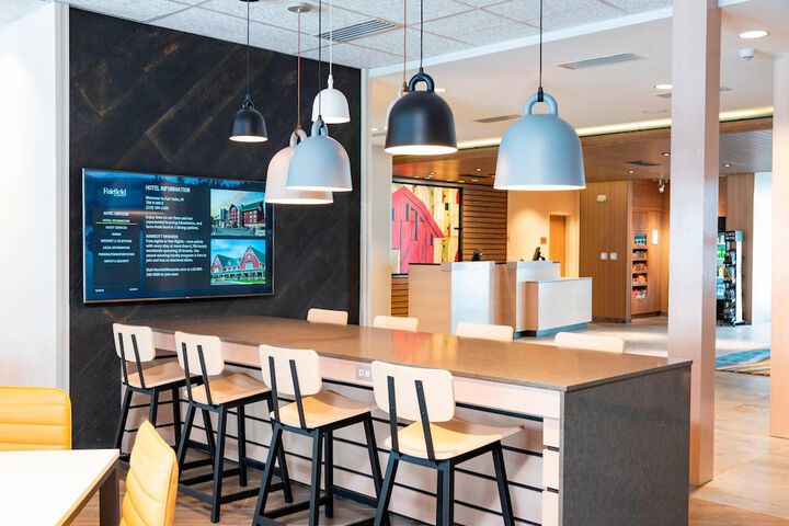 Fairfield Inn & Suites by Marriott Fair Oaks Farms