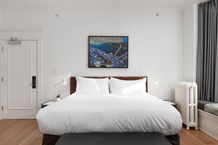 Room 43 of 119