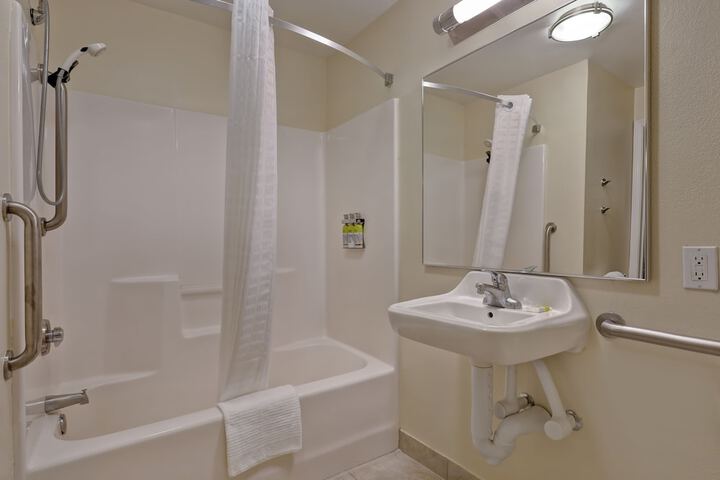 Candlewood Suites Indianapolis - South by IHG